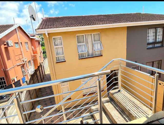 3 BEDROOM DUPLEX FOR SALE IN NEWLANDS WEST